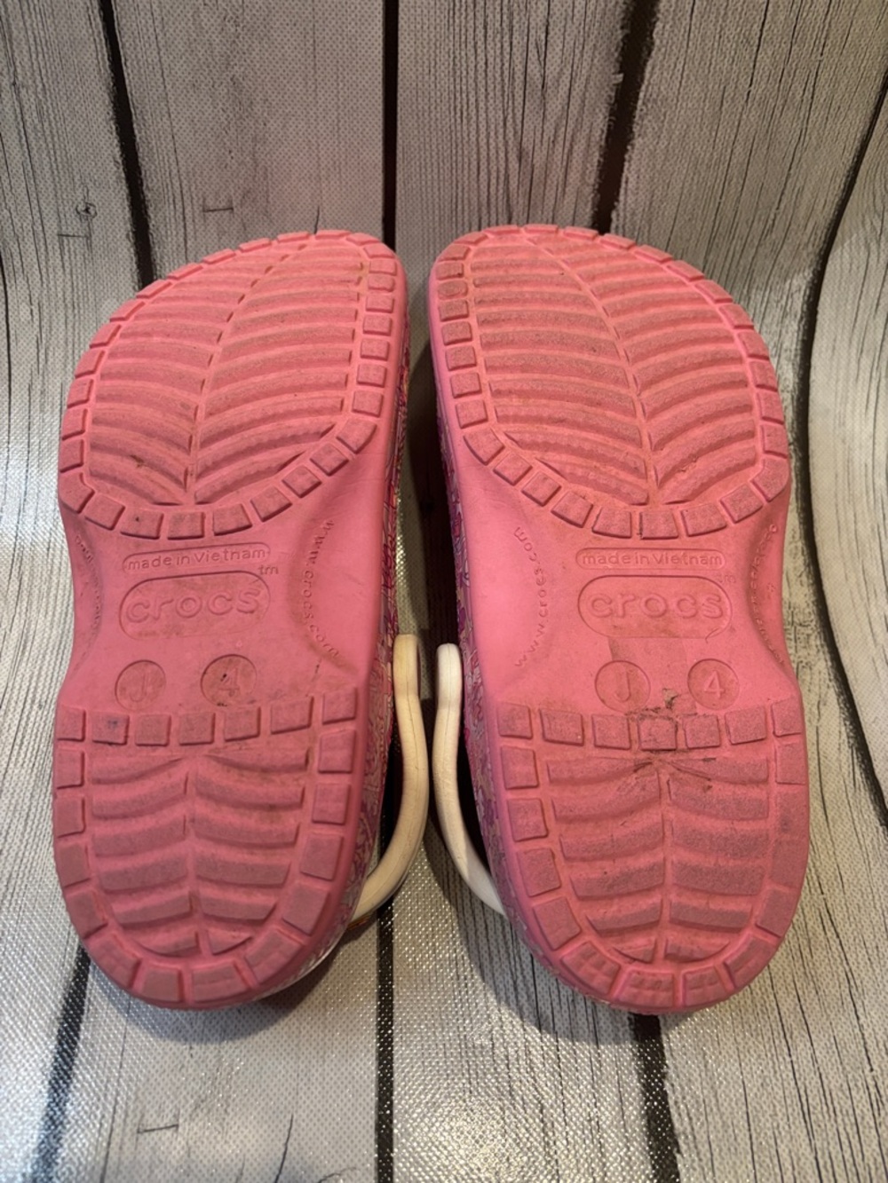 CROCS Kids size 4 Pink Hello Kitty Sanrio Clog Sandals with Charm Accents - Picture 7 of 7